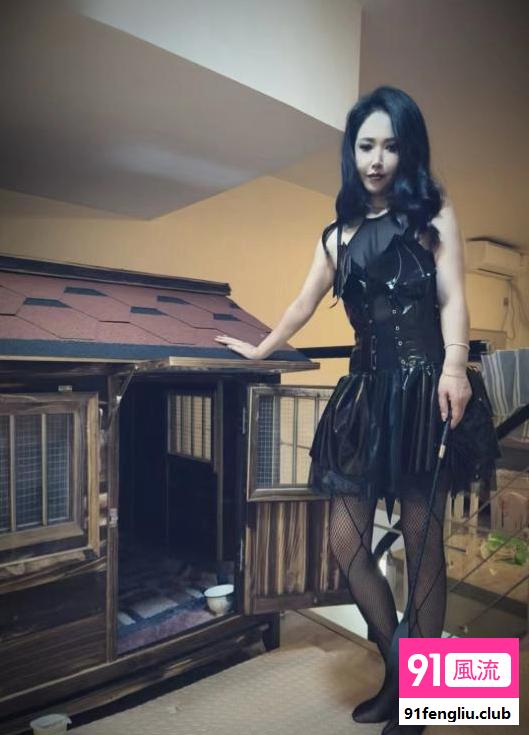 能啪能肛的女王